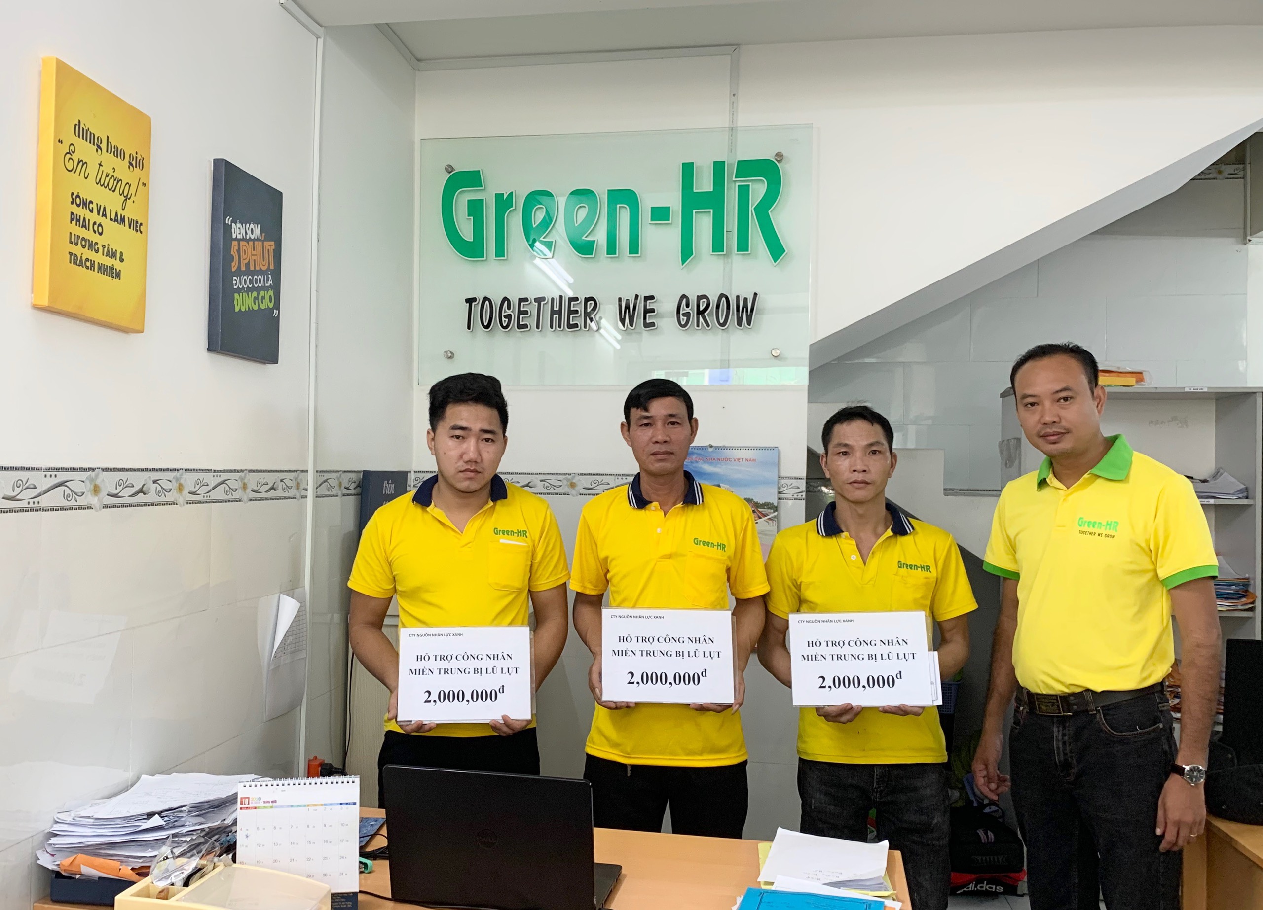 CÔNG TY NGUỒN NHÂN LỰC XANH CHIA SẺ VỚI ĐỒNG BÀO VÀ CÔNG NHÂN MIỀN TRUNG BỊ THIÊN TAI